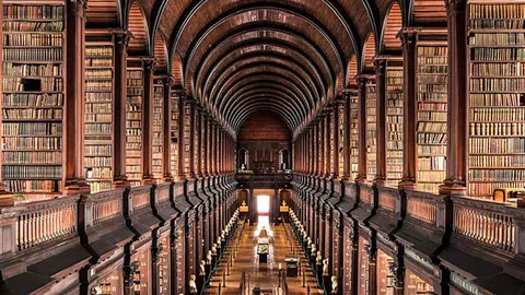 梅西因违规手部接触掐对手教练后颈遭罚款