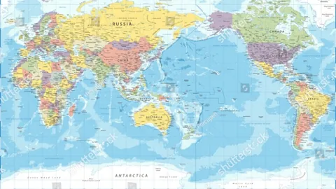 警灯闪烁，守岁平安万家灯火